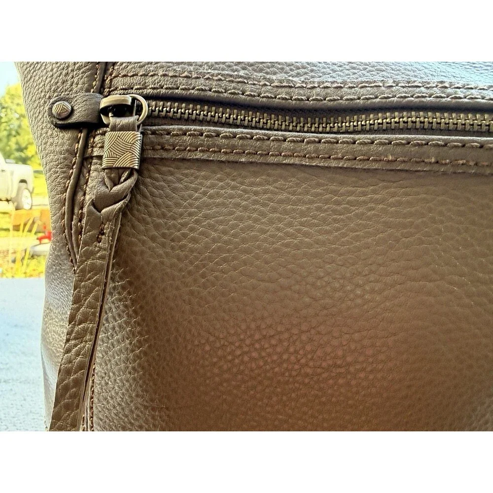 The Sak Gray Pebbled Shoulder Bag Zip Closure Shoulder Strap Inner Pockets